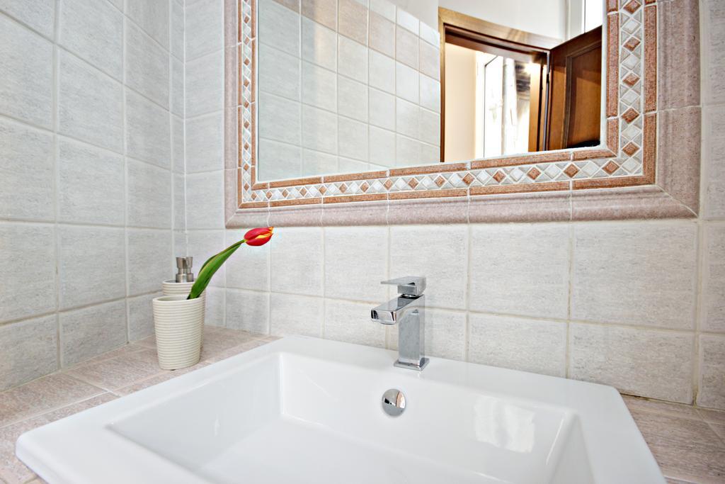 Living Rhome-Spanishsteps Рим Номер фото